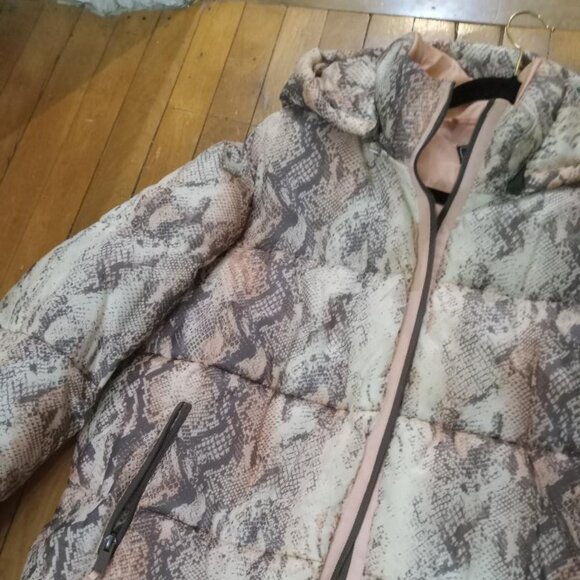 Peach, grey, and white puffer jacket - Like new - Picture 2 of 7